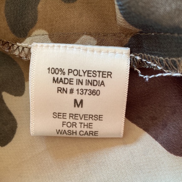 Truth high-low camouflage sheer top Size Medium - Picture 8 of 10